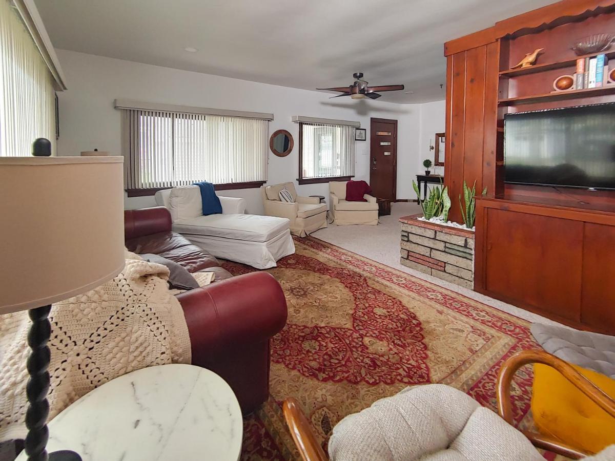 Huge Historic, W/Large Yard & Close To Beach مانيستي المظهر الخارجي الصورة